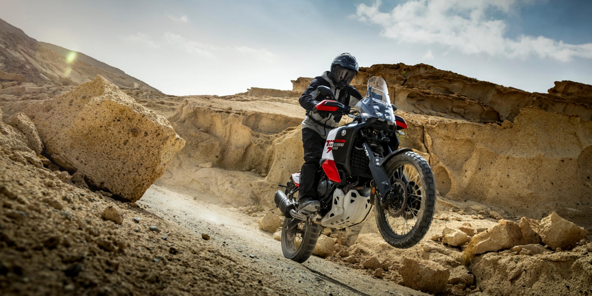 2026 Yamaha Ténéré 700 World Raid 升級回歸：YCC-T＋6 軸 IMU、23L 雙油箱續航 500 公里