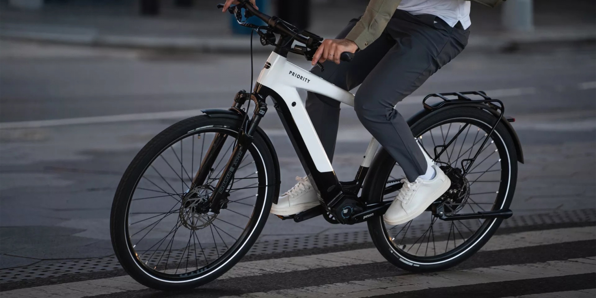 Priority Skyline：高性能通勤電輔車，搭載 750W 馬達、96 公里續航、 Pinion 智慧變速系統，售價約 129,960 台幣起！