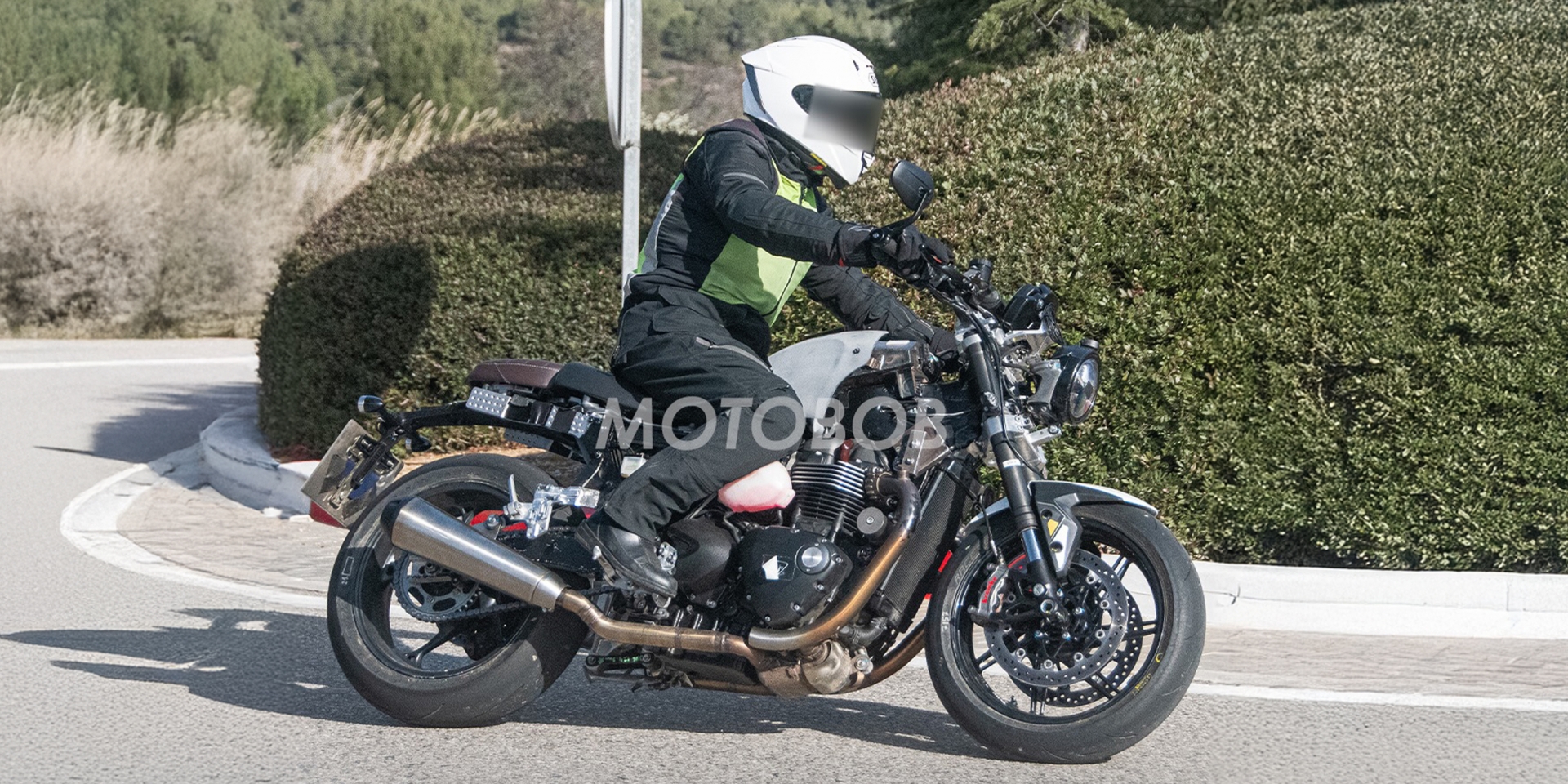 搖籃車架、後雙槍避震掰掰！Triumph Speed Twin 1200 測試車間諜照海外現身