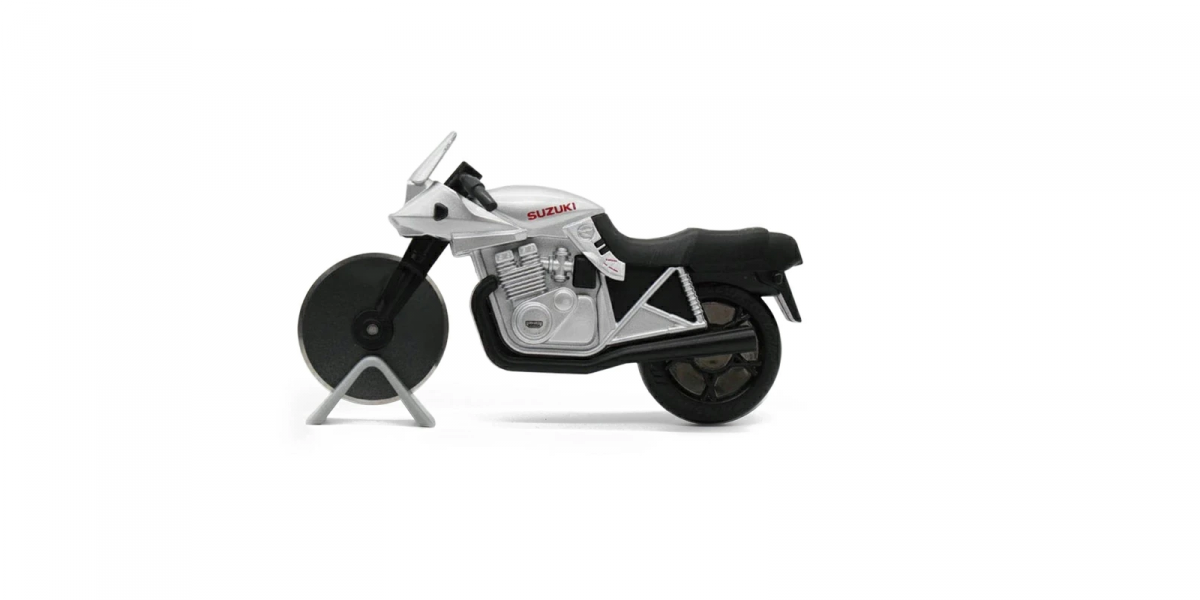 披薩沒切?沒問題!Camshop Japan推出Suzuki Katana造型披薩刀