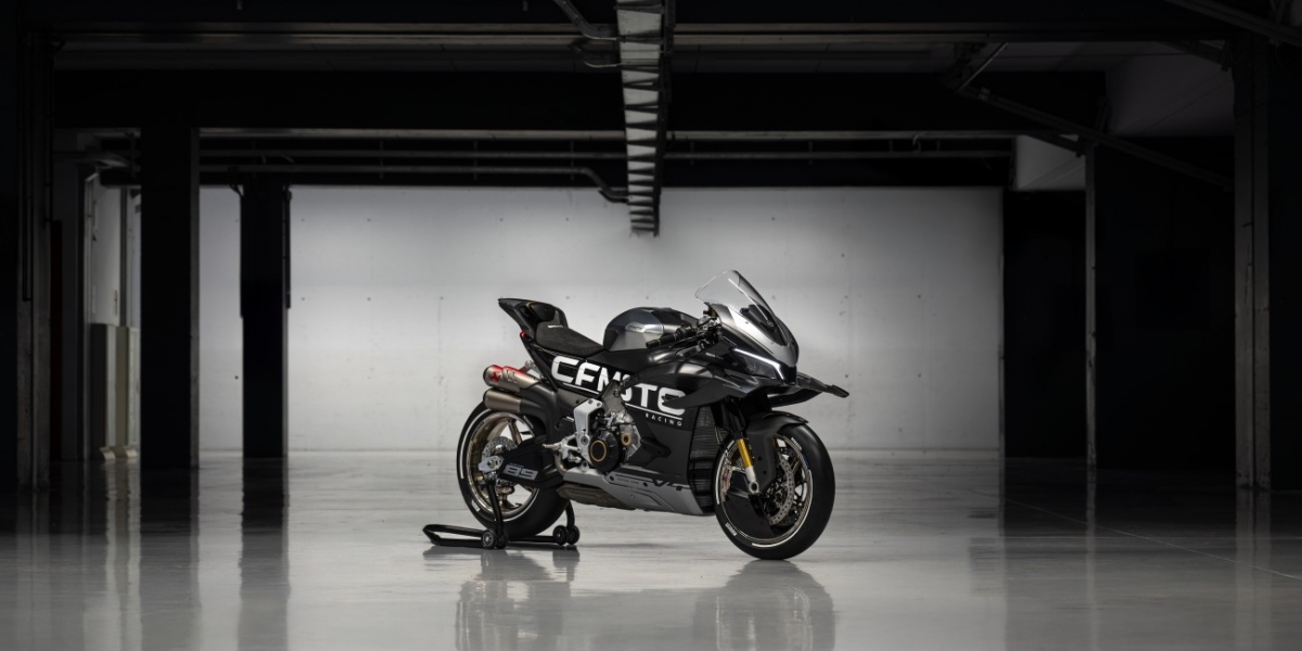 207匹馬力猛獸怒吼下賽道！CFMoto V4 SR-RR 中國首發試轉，劍指WorldSBK與曼島TT！