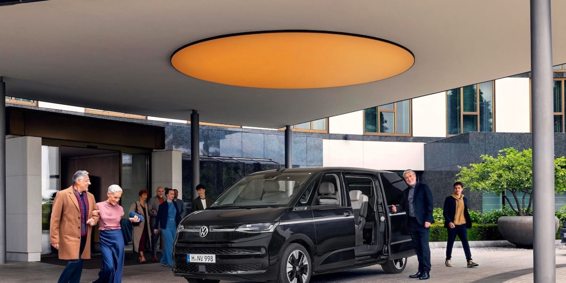 德國原裝進口Multivan TDI - 8 人座車型 嶄新登場 全新年式IQ.Drive科技再升級  210 萬元起開啟大格局