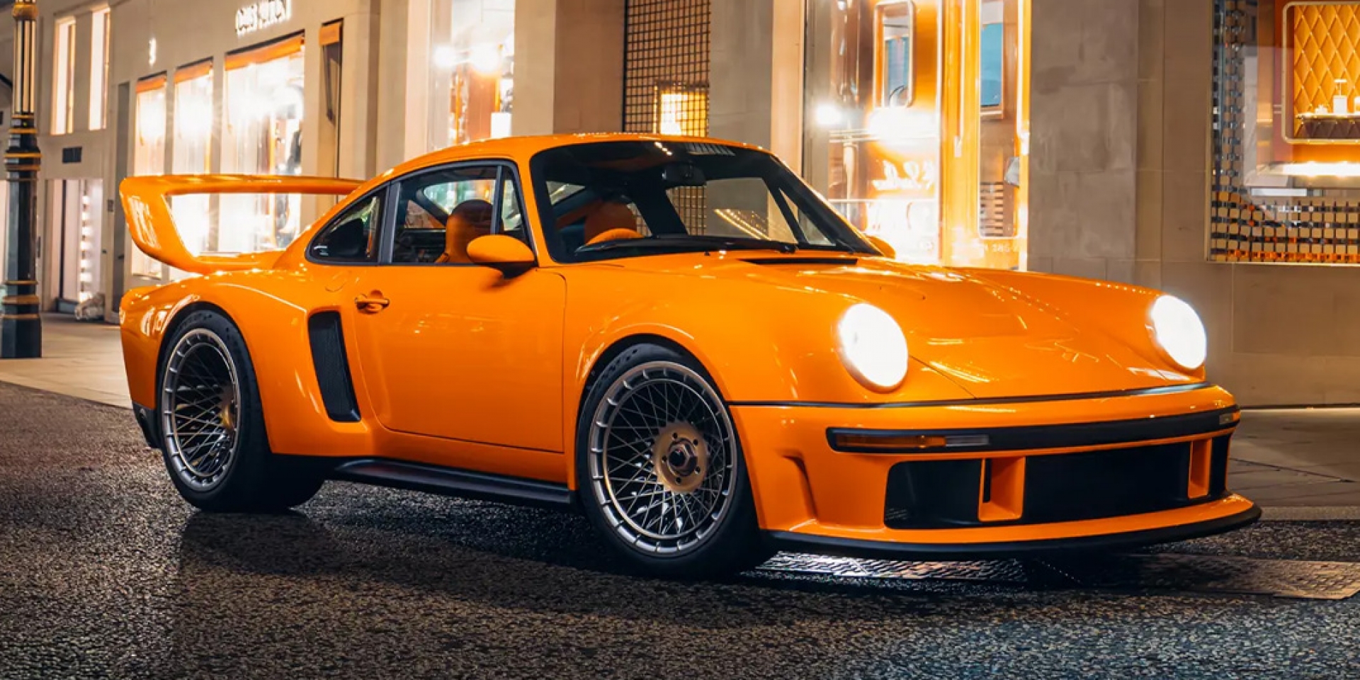 Singer 911 DLS Turbo「Firefly」現身拍賣場：710 hp、雙車身套件一次收藏