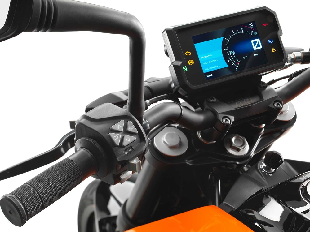 彩色TFT儀表板列為標準配備,擁有易於辨識的優點