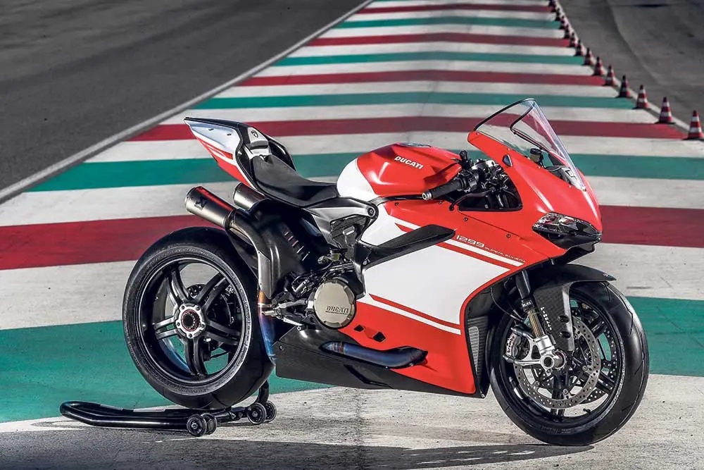 2017年推出的DUCATI 1299 Superleggera，當時搭載著V2引擎