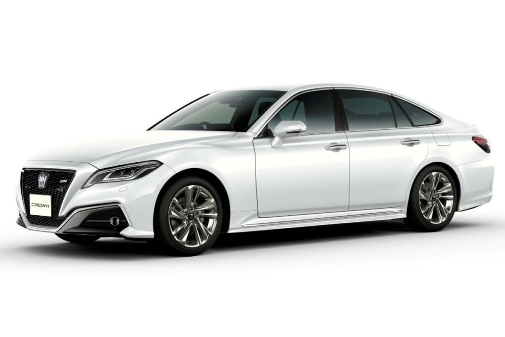 時代演進下，現行的15代CROWN外觀風格相當年輕