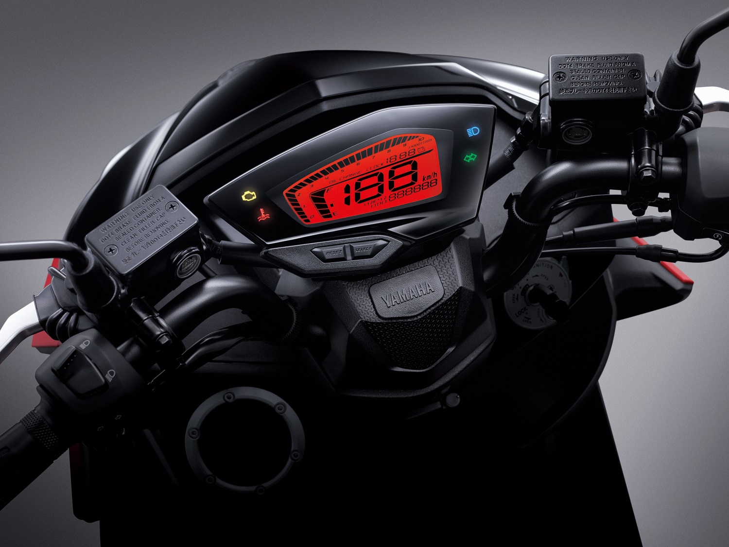 薄型儀表板採五角形設計