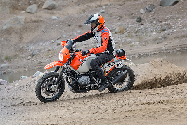 達卡拉力賽全長約9,000公里中途橫越撒哈拉沙漠是世界上最困難的拉力賽。