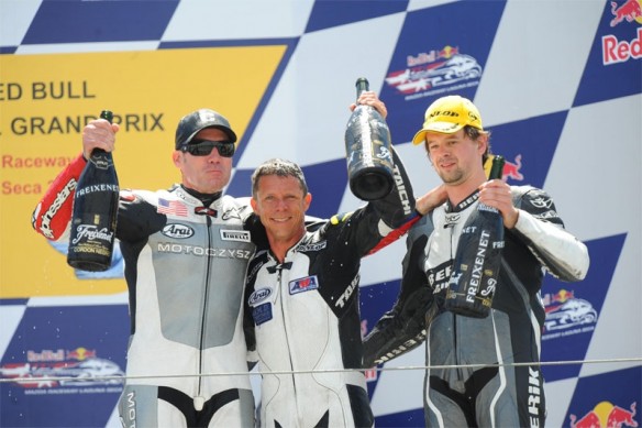 即使沒能成功挑戰MotoGP，Michael Czysz （左）仍在另一個世界舞台上完成了他的夢想