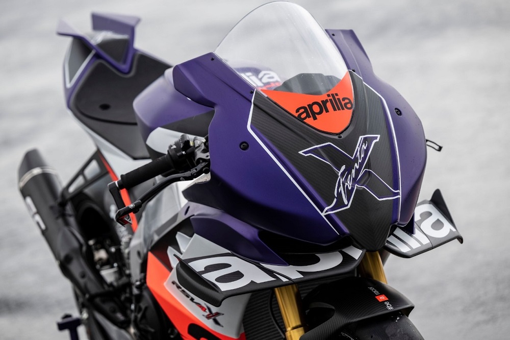 如果你是個Aprilia鐵粉又想體驗接近Moto GP廠車的駕駛體驗,不妨可以和官方洽詢RSV4 XTrenta的訂購方式