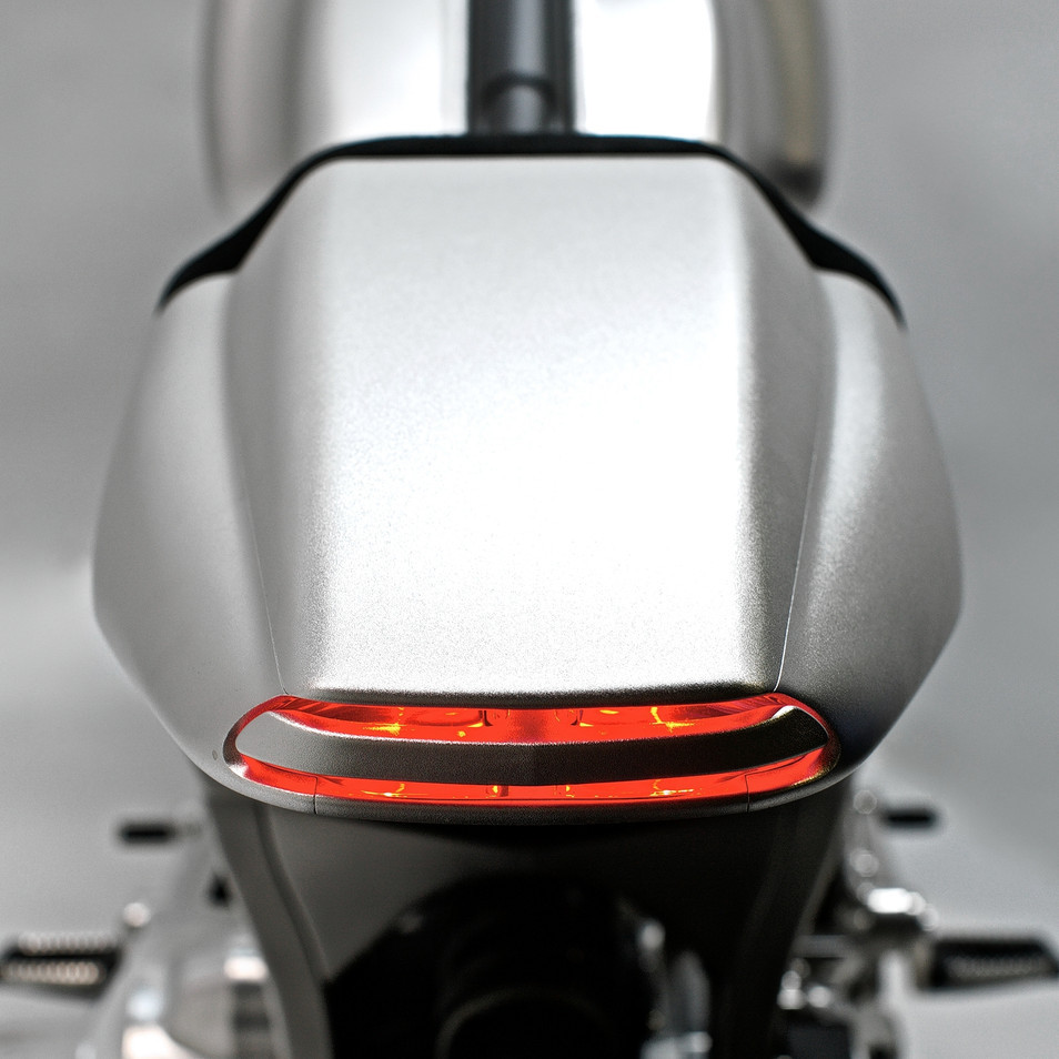 充滿科技感的車尾與LED尾燈