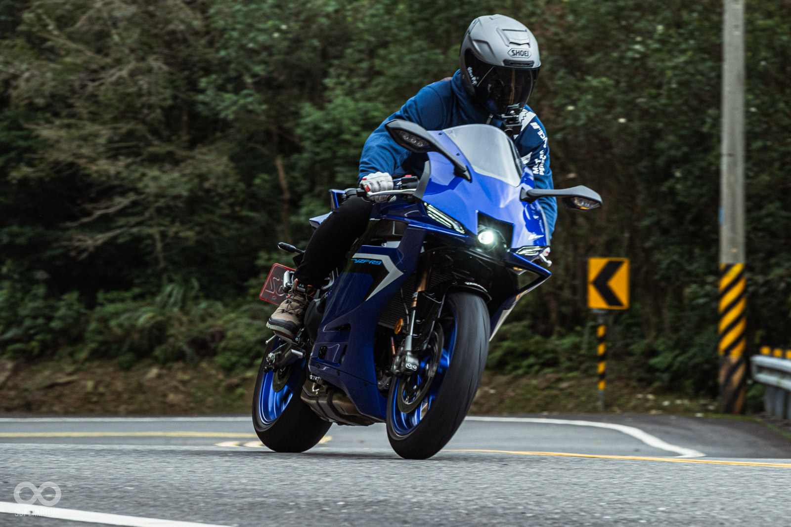 雖然跑車配備定速巡航乍看之下有點匪夷所思，但實際使用過後，真心覺得是一個非常棒的配備！