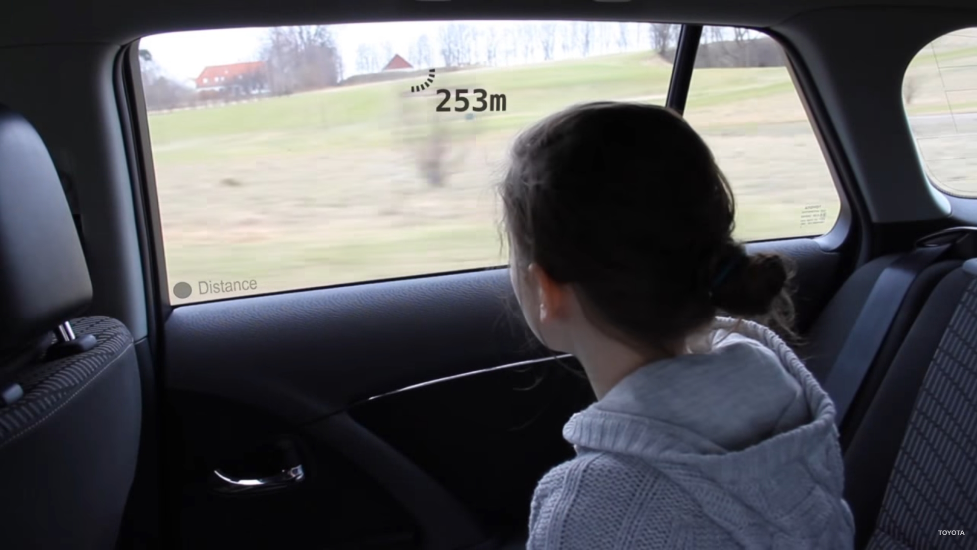 顯示與窗外標的物的距離