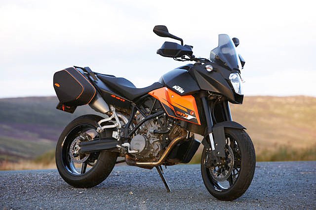 KTM在2009年曾推出過990 SUPERMOTO TOURING車型