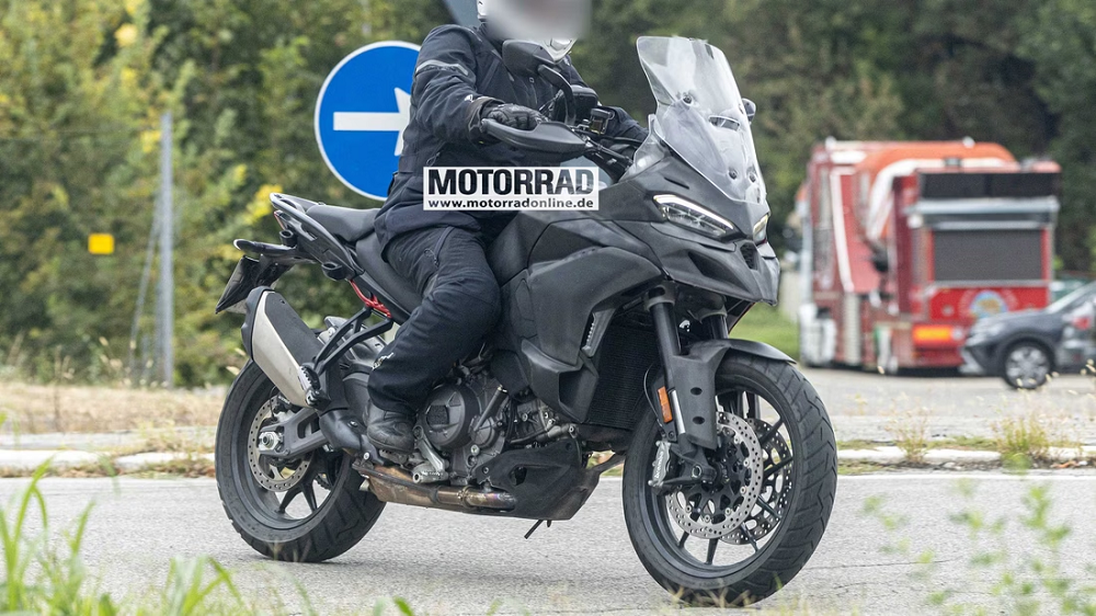 測試車的整體樣貌完成度相當高,或許今年年末即將來臨的米蘭車展或科隆車展會有機會看到他的身影