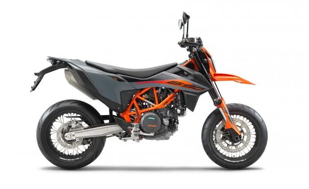 SM 700則應該會以KTM 690 SMC R為同架構車型作為開發基礎