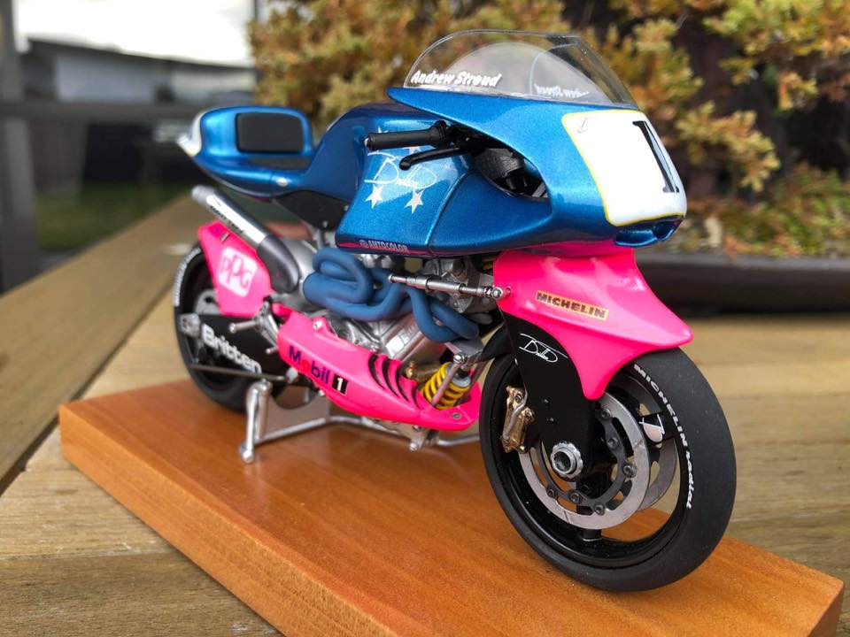 由紐西蘭工程師打造的BRITTEN V1000,有著許多當時先進的設計
