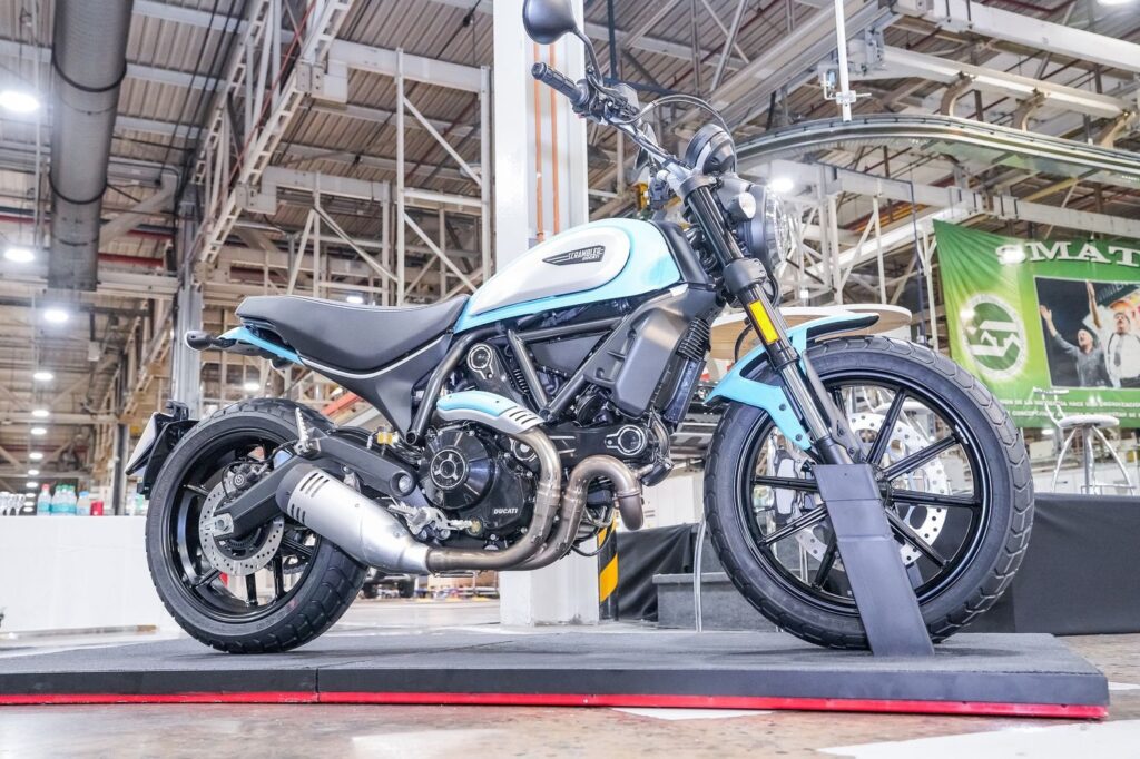 雙方合作記者會上也特別展示採用阿根廷國旗塗裝的DUCATI Scrambler