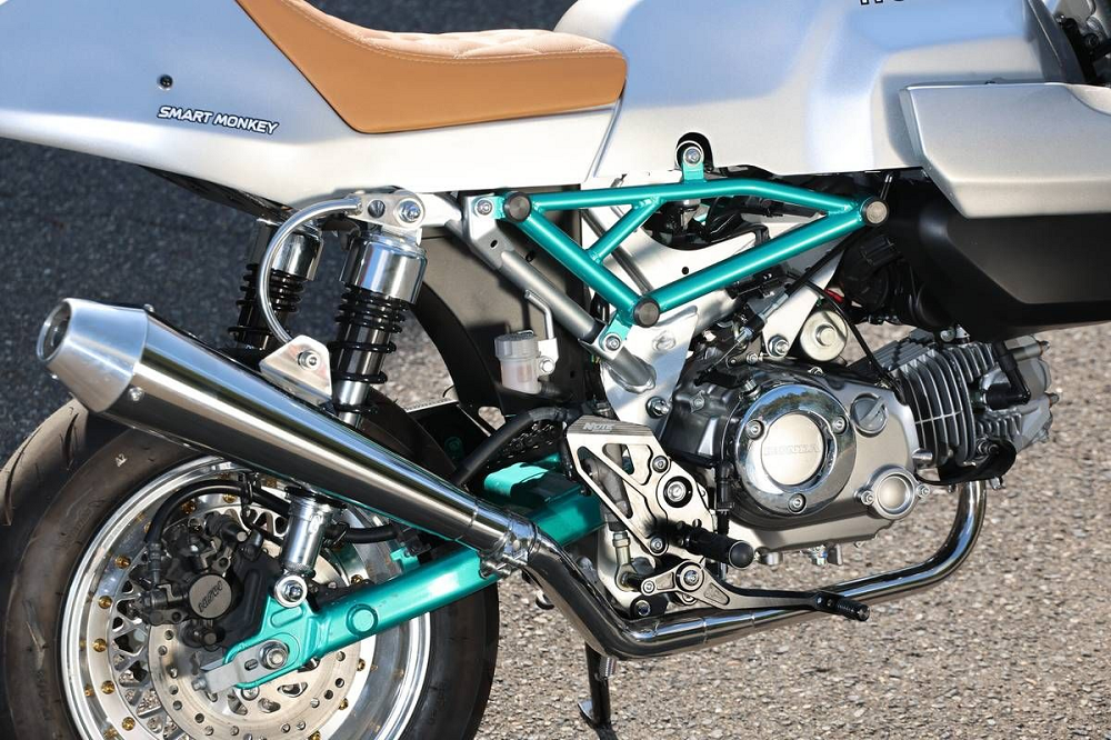 只有引擎和Led頭燈維持著和Monkey相同的設定