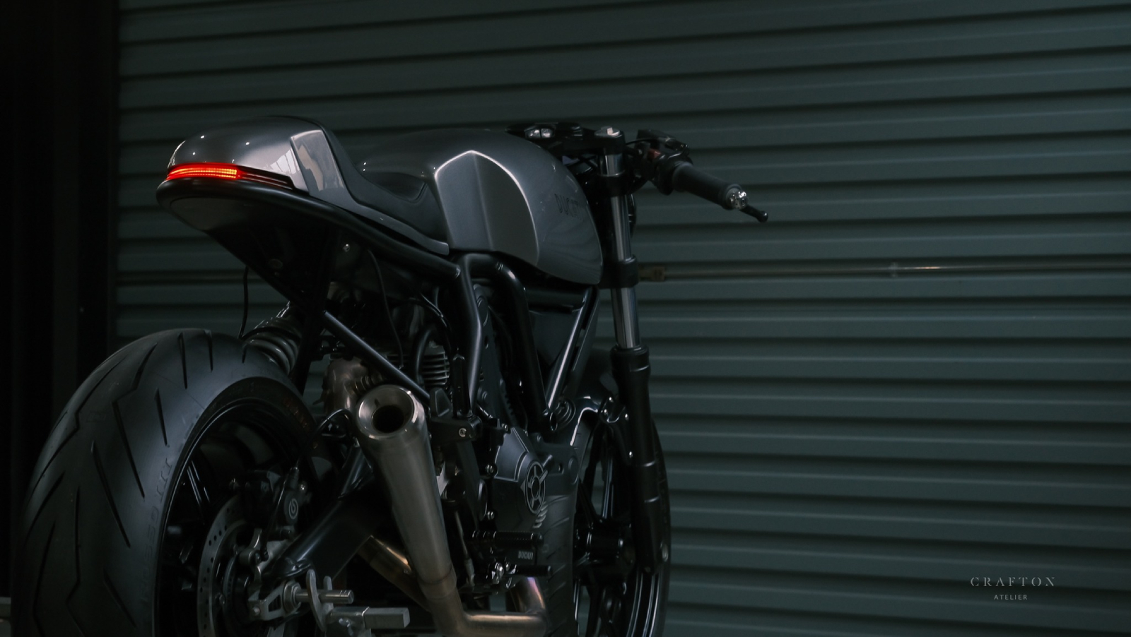 魚雷管和單座蓋更是CAFÉ Racer不可或缺的一部分