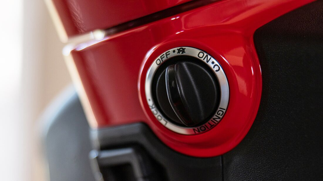 Keyless免鑰匙系統也是首次搭載於Vespa GTS車系中