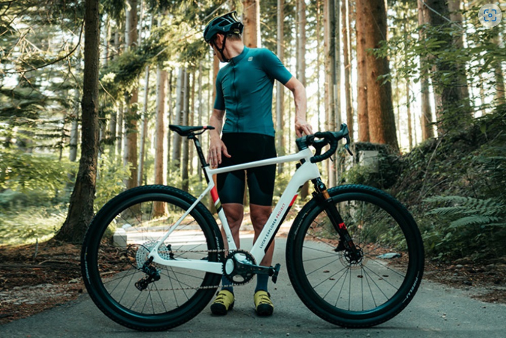 如果你剛好是MV Agusta車迷也很喜歡騎腳踏車越野，MV Agusta E-Gravel 和 E-Enduro會是你的好選擇