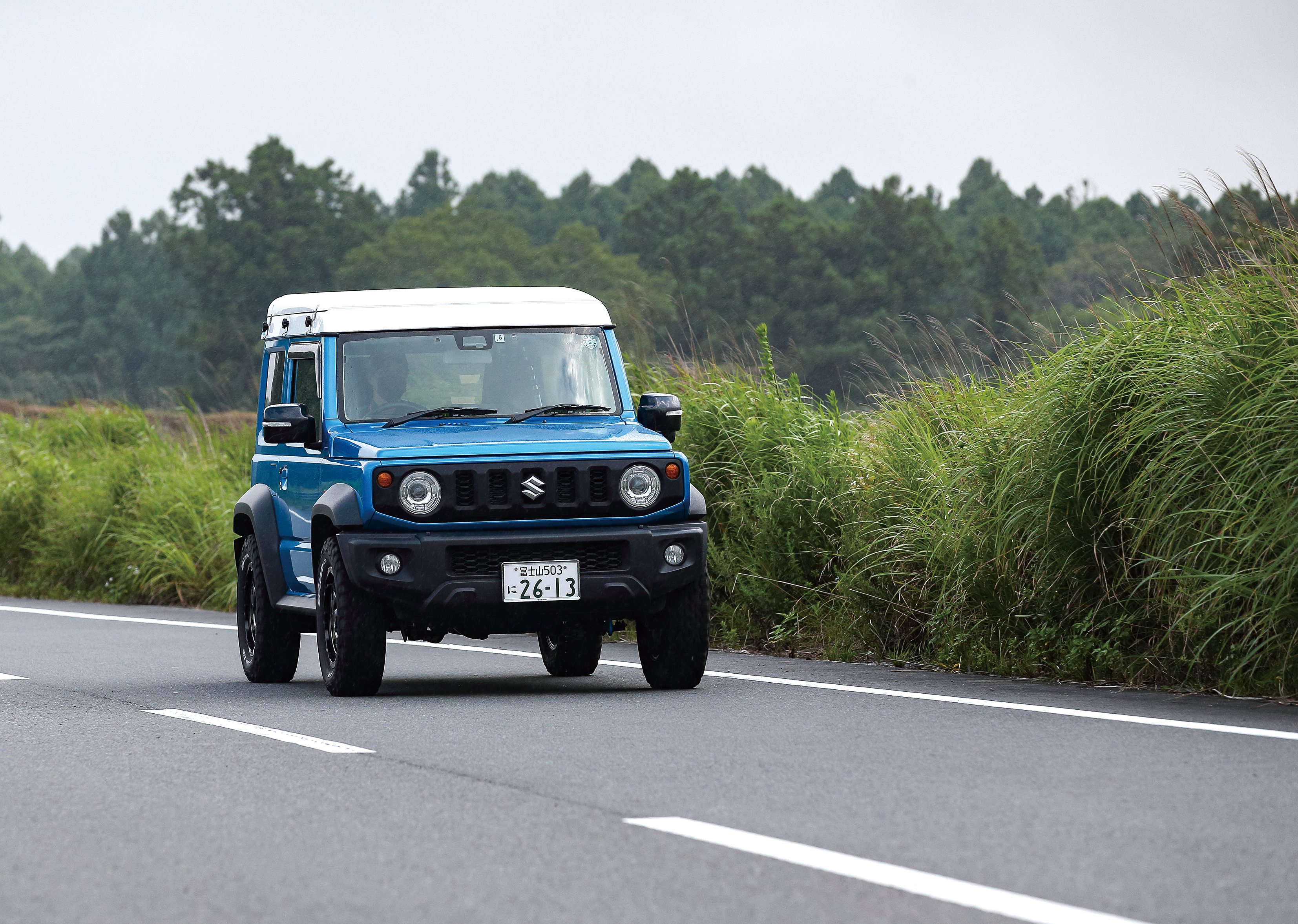 Canotier J3 收闔時與 Jimny 車頂有著高整合度，不僅可減少行駛的阻力、風噪，僅45公斤的重量，也不會為車輛動態造成太大的影響。