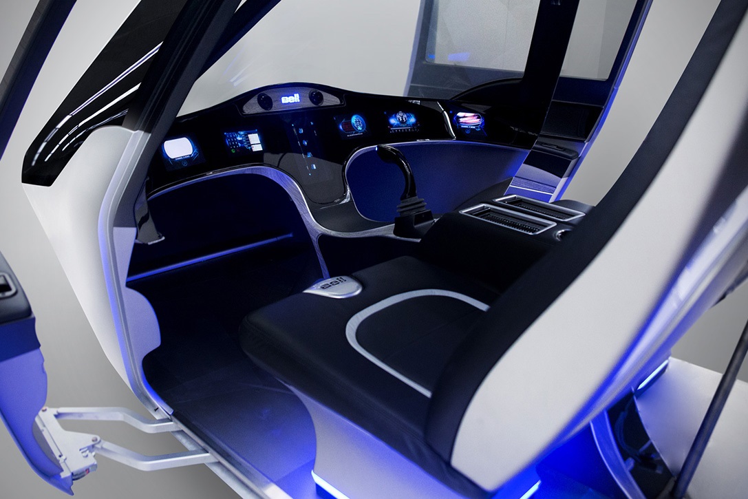 一開始會社有一名駕駛,未來會朝著無人機的概念進行