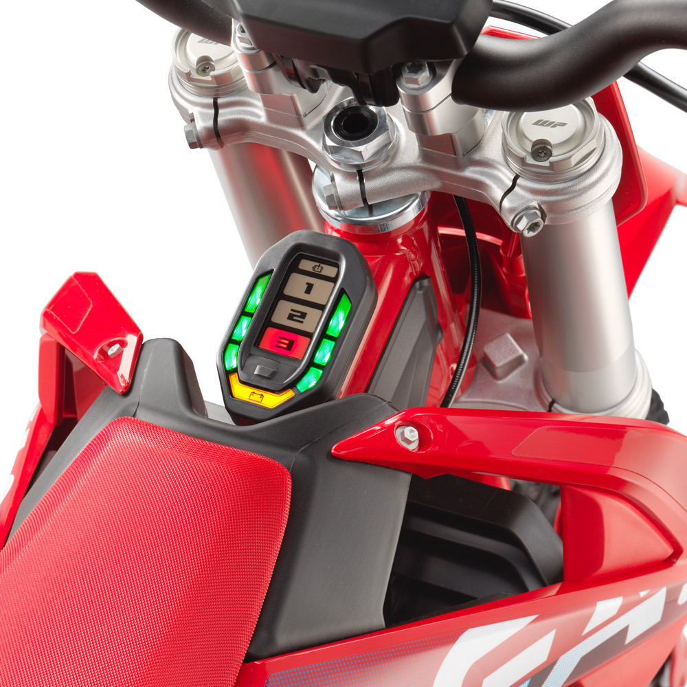 車上還有一個官方名為「控制中心」的控制器,提供六種騎乘模式可供選擇