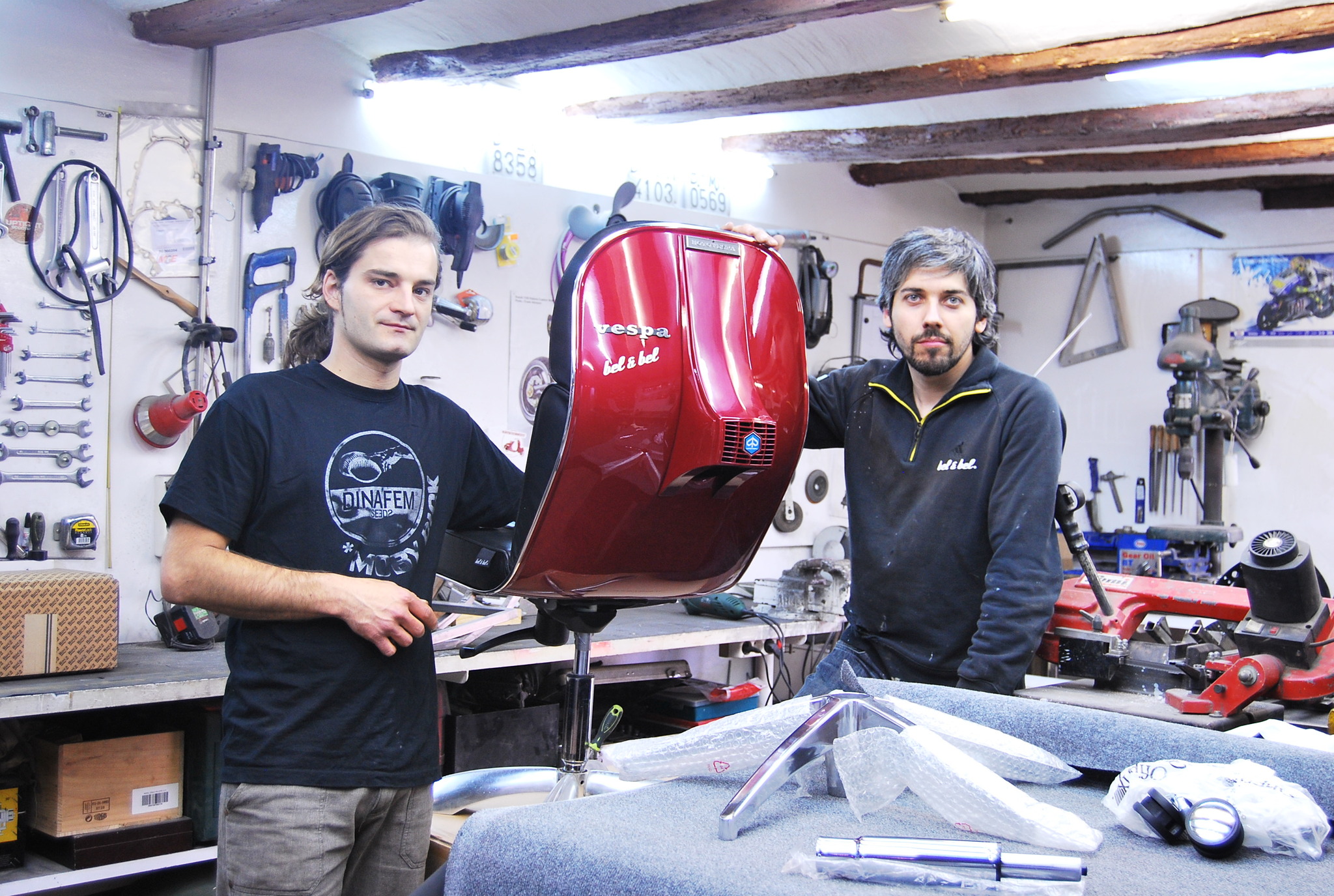 每張椅子都是純手工打造