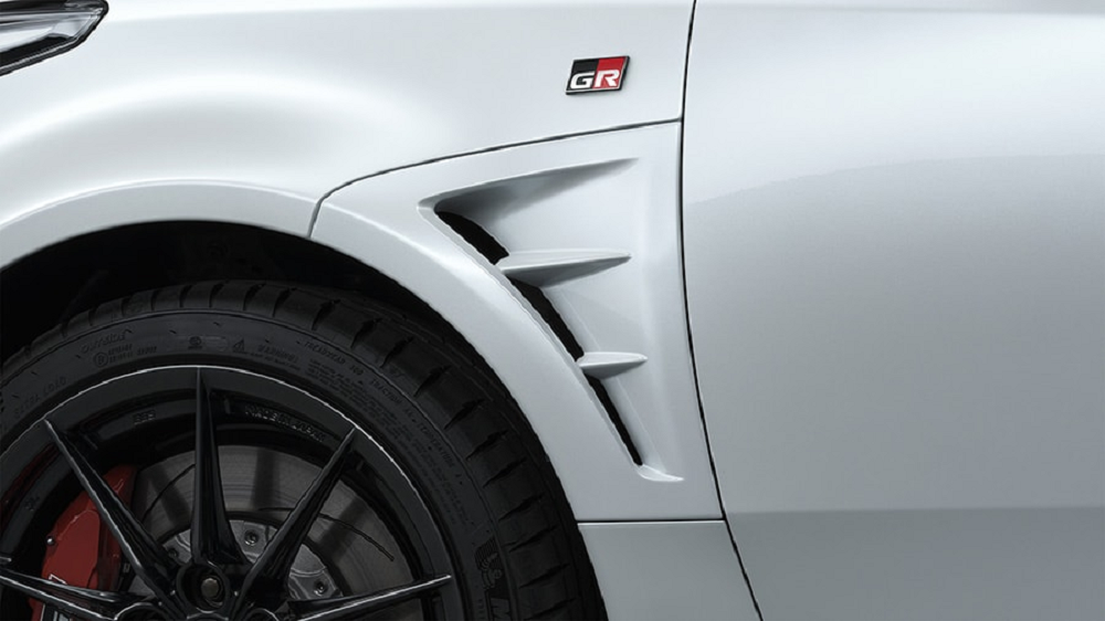 整套進氣系統更有效的協助引擎散熱