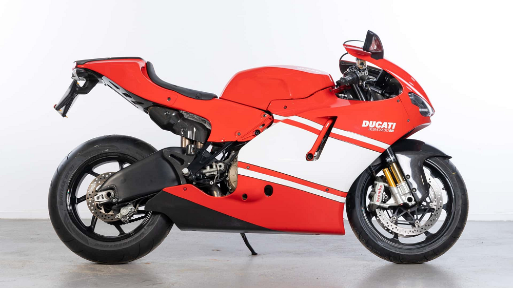 Bonhams拍賣平台先前有輛Ducati Desmosedici RR正在進行拍賣
