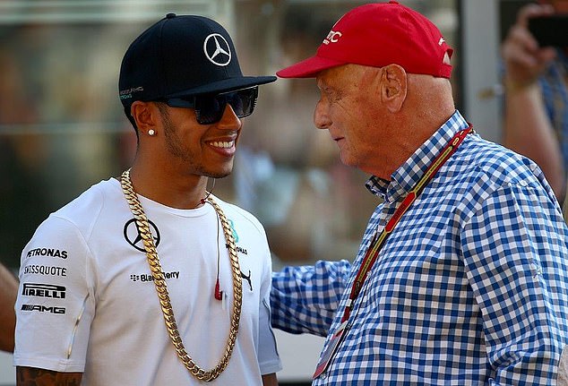 Niki Lauda在近年依然時常現身F1賽場,他與五屆世界冠軍的Lewis Hamilton也是忘年之交