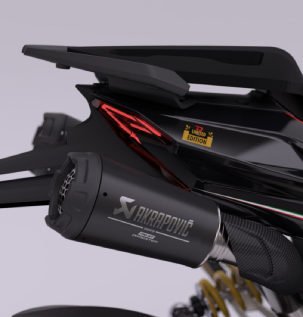 受到許多車迷們喜愛的Akrapovic也同樣是限量款的標配之一
