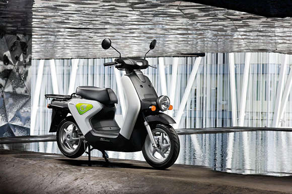 2011年時就有純電動車EV-neo的登場