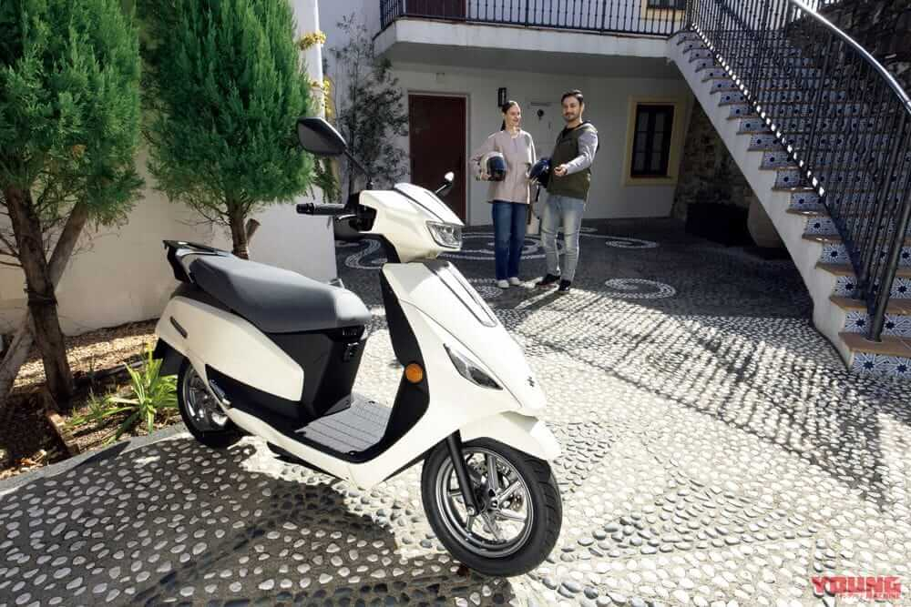 官方並沒有公布實際續航公里數，只有提到他將會有「充足」的續航力