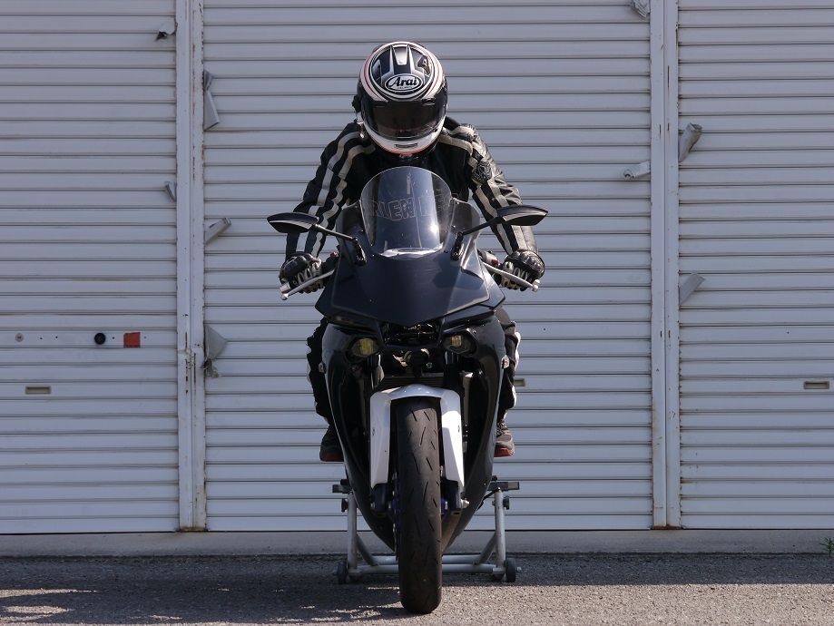 粗模檢視正面比例與騎士位置