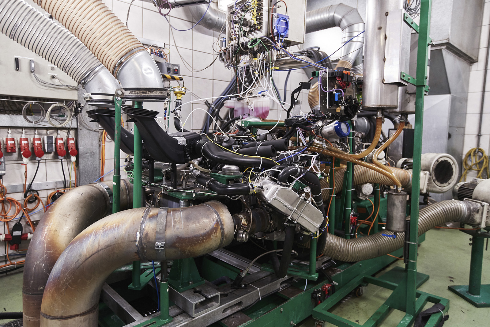 由3D列印技術所產製的活塞零件,經過保時捷專業工程團隊的嚴苛測試後,首次配置於911 GT2 RS的高性能引擎中