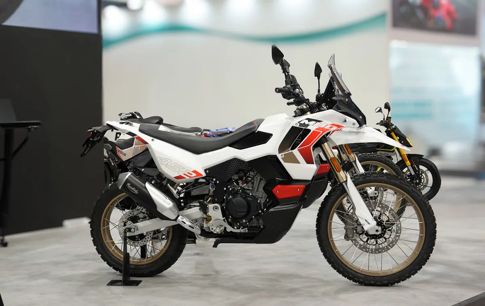 義大利老牌車廠FB Mondial推出了ADV車型的MUD 452