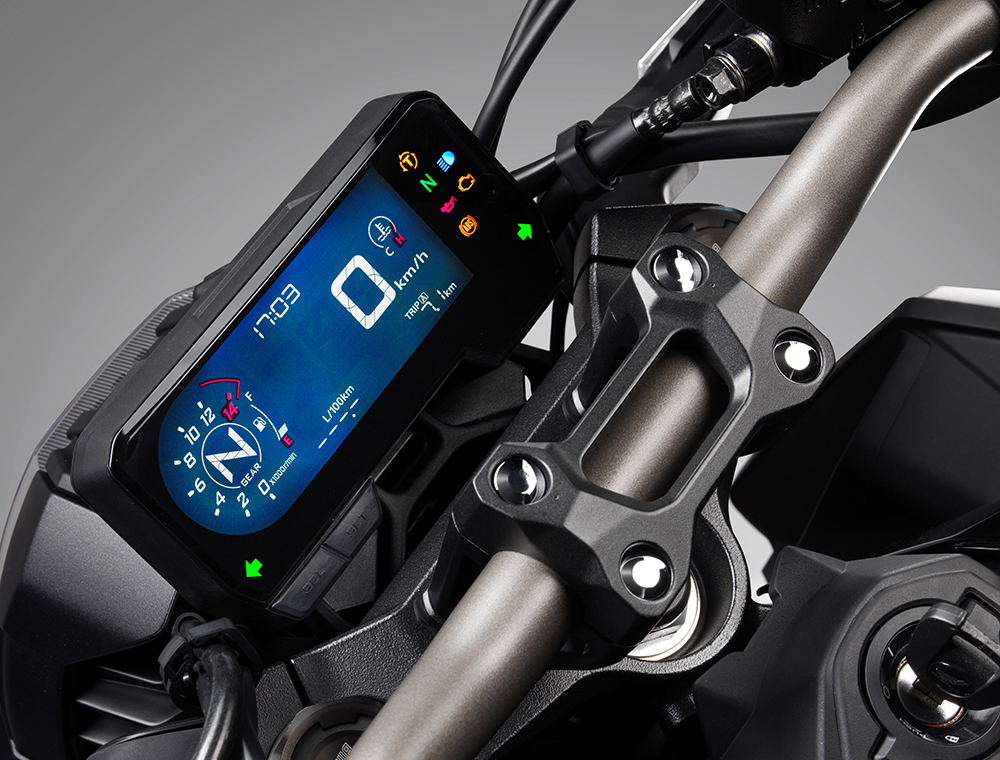 精美的LCD儀表極具科技感，具備五段亮度可調