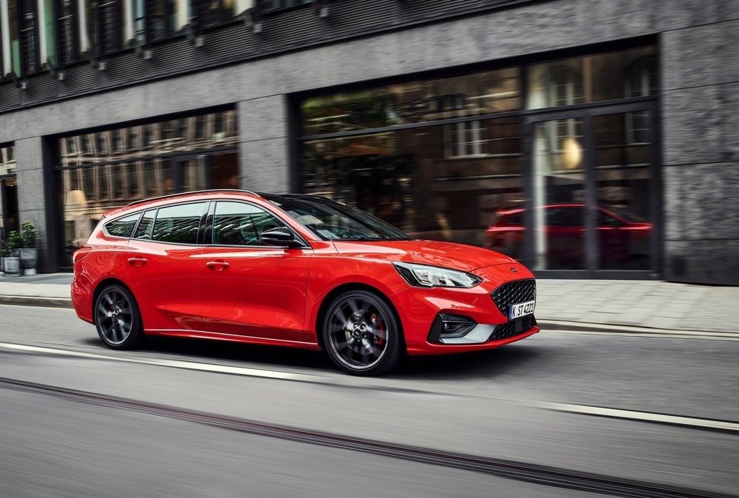 比例拉長的FOCUS ST Wagon看起來更為帥氣