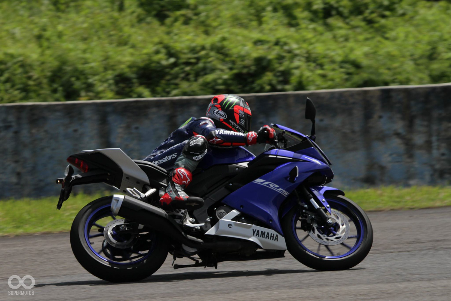 以往只用於中大排氣量的車款的滑動式離合器也下放至R15上，YAMAHA對R15的重視可見一斑