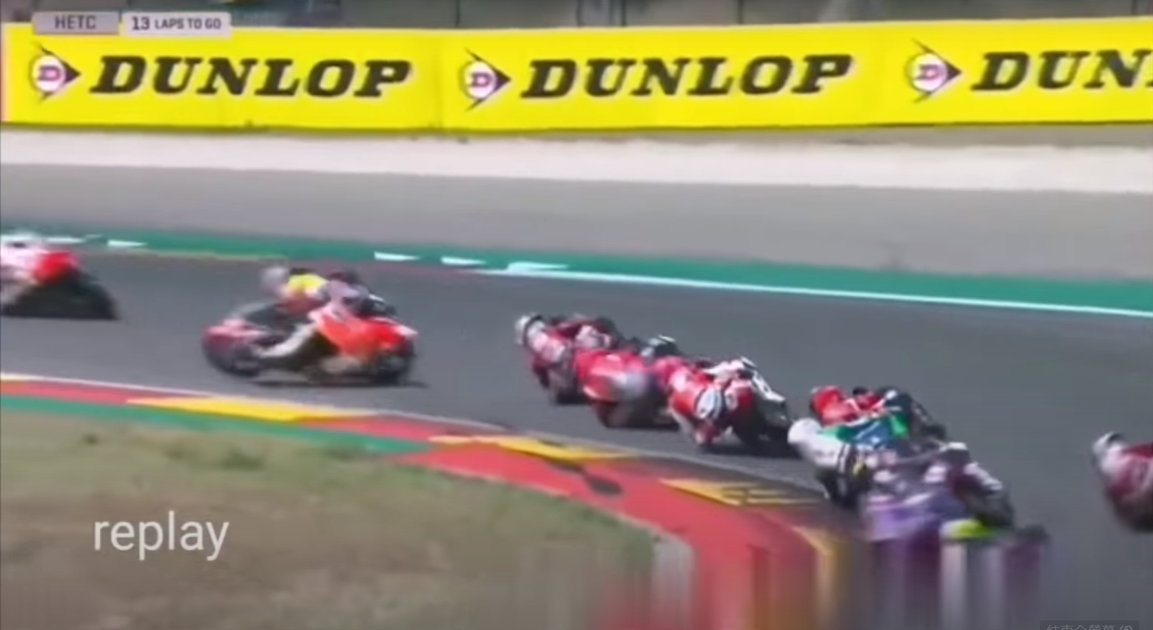 當時身處領先集團的Hugo Millan在第五彎發生HighSide摔車，當下他被拋飛在賽道上，並在隨後遭到後方集團車輛的追撞