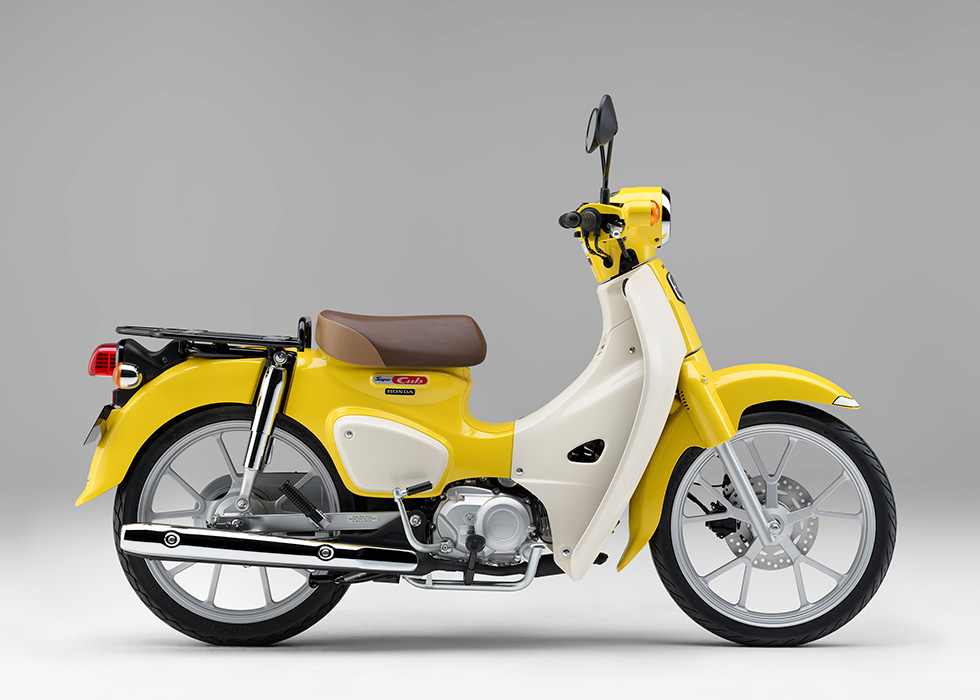 新款的SUPER CUB 110取消老味十足的鋼絲框，但新增ABS、檔顯、時鐘等升級