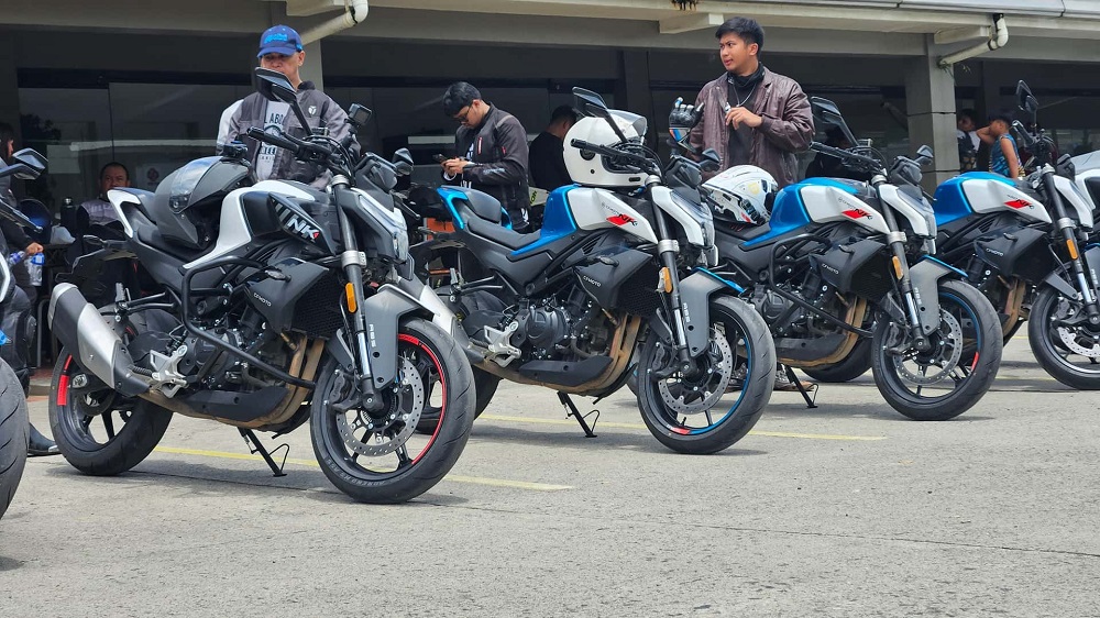 先前在車壇上流傳的CFMoto 450 NK最近在菲律賓市場正式發表