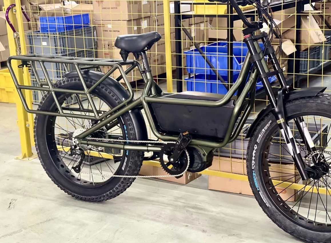 電池安裝在車架中央