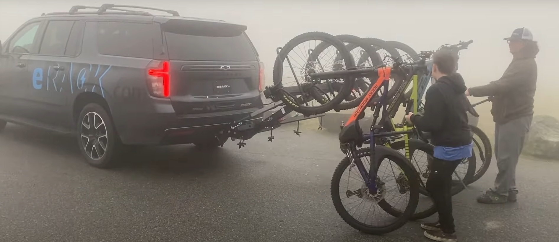 最多可以裝四台腳踏車