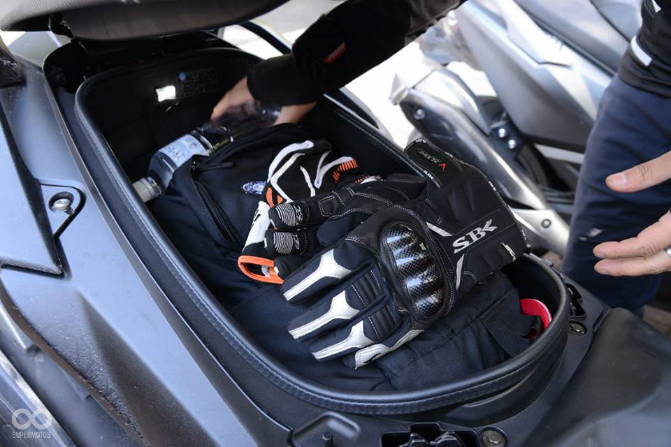 AK550座高雖矮,但車廂下的空間卻相當充裕,這也讓他在實用性這個項目取得壓倒性的分數