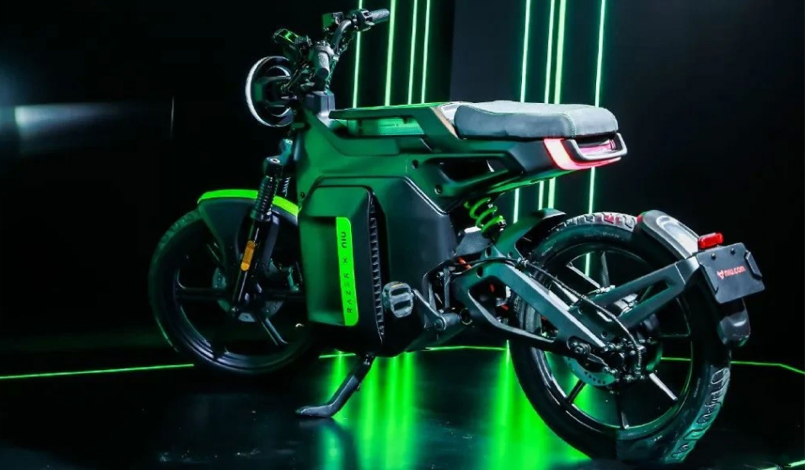 這個尾燈和下置牌架讓筆者不由自主想到Husqvarna Vitpilen系列