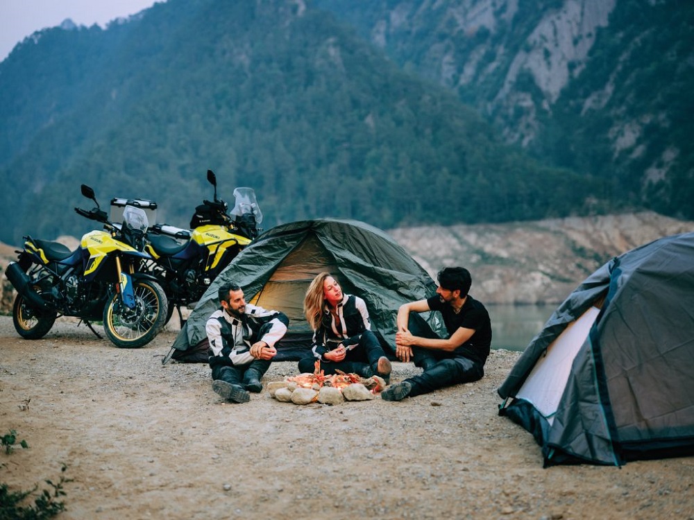 如果對全新的V-Storm 800DE有興趣,Suzuki官方宣布將於明年春天於各地經銷據點進行銷售